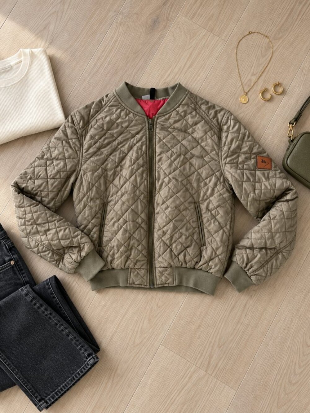 ✨Divided H&M Olive Green Diamond Quilted Zip Front Bomber Jacket Red Lining 6✨